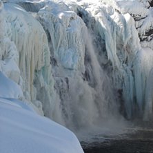 T&auml;nnforsen en str&aring;lande vinterdag.. Kuva: Fajer Wennerberg.