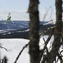 http://www.danielronnback.com 
http://danielronnb. Kuva: Daniel R&ouml;nnb&auml;ck. Ratsastaja: Elov Olsson.
