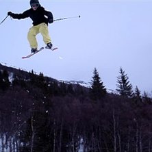360 i det f&ouml;rsta hoppet i svarta linjen. Pr&ouml;vade. Kuva: Jacob Eklund. Ratsastaja: Felix Eriksson.