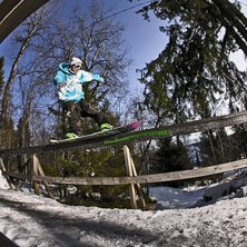 hade l&auml;nge sneglat p&aring; denna brygga f&ouml;r en fotos. Kuva: Niclas Magnusson. Ratsastaja: Nils Samuelsson.