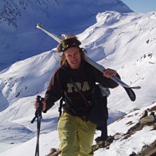 Viktor p&aring; v&auml;g upp mot puder och &auml;ventyr i Stube. Kuva: Filip. Ratsastaja: Viktor Roos.
