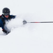 N&auml;r det ligger s&aring; h&auml;r mycket sn&ouml; p&aring; berget sl. Kuva: Alexander Thurban. Ratsastaja: Henrik Svensson.