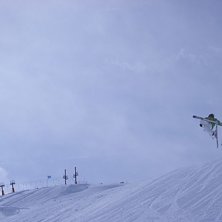 900 graders snurr med handp&aring;l&auml;ggning p&aring; skidans. Kuva: pappa. Ratsastaja: Kristoffer Hedl&ouml;f.