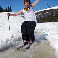 Mera b&auml;ck&aring;kning under valborg! =). Kuva: Erik Hammarsten. Ratsastaja: Petter Elfsberg.
