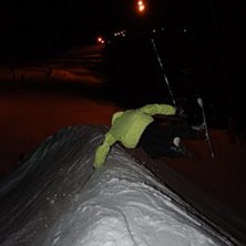 F&ouml;rs&ouml;k till Handplant av n&aring;tt slag!?. Kuva: Fluff. Ratsastaja: Andreas Nilsson.