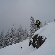 huckin&amp;#039; the biggest cliff in the whole Ca. Kuva: olav fosshaugen. Ratsastaja: vegsard lilleheil.