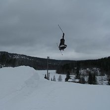 Typ j&auml;rvs&ouml;s &auml;nda sk&ouml;na hopp... Kuva: Anton Mattsson. Ratsastaja: Christoffer &Ouml;stman (jag).