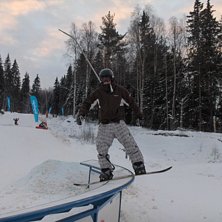 samma C-rail. Kuva: simon. lindberg. Ratsastaja: robert.ericsson.karlstr&ouml;m.