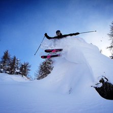 En sk&ouml;n dag i skogen i La Grave.. Kuva: Jakob Wallin. Ratsastaja: David Kvart.