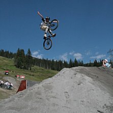tuck no hander. Kuva: Emil Thelander. Ratsastaja: Anton Thelander (jag).