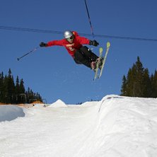 lite sk&ouml;n lek i pipen. Kuva: Tomas Johansson. Ratsastaja: Gustav Ekroth.