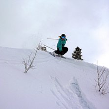 f&ouml;rsta hopp efter kn&auml;operation som skedde 2 veck. Kuva: patrik sollander. Ratsastaja: carolin happe sollander.