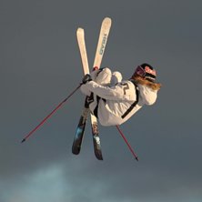Jon Olsson s&auml;tter en go kangoro flip under tr&auml;ni. Kuva: Fredrik. Ratsastaja: Jon Olsson.