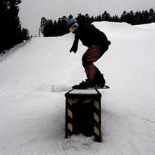 (Allmost) Fs Nose Slide. Kuva: Jonas (Fjunesh). Ratsastaja: Samuel Lundh.