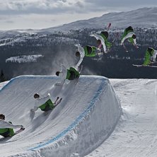 http://www.danielronnback.com 
http://danielronnb. Kuva: Daniel R&ouml;nnb&auml;ck. Ratsastaja: Elov Olsson.