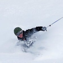 Micke visar vem som &auml;r telemarkskungen!. Kuva: Alexander Thurban. Ratsastaja: Micke fr&aring;n Fun&auml;sdalen.