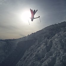 Makafone drar en b-flip. Kuva: Fredrik Unger. Ratsastaja: Christofer Kellgren.