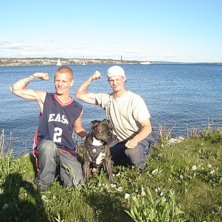 Chillade i solen med bj&ouml;rnarna f&auml;rdig laddade!. Kuva: Black Alex. Ratsastaja: Pakke MadMike And Chino.