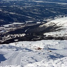 Olympiagondolens bergstation fr&aring;n Skutans topp.
. Kuva: Fredrik Billig.
