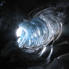 Fint ljus i glaci&auml;rmynningen nere p&aring; Mor&auml;nen.. Kuva: Martin Bengtsson.