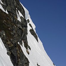 Basti droppar stora klippan i &Ouml;stra och passar p�. Kuva: Mattias Fredriksson. Ratsastaja: Sebastian Garhammer.
