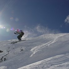 Sk&ouml;nt flyg med fart. Kuva: Christian Lodin. Ratsastaja: Johan Edenteg.