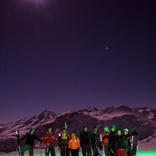 Den &aring;rliga moonlighthikingen. Kl&auml;ttringen b&ouml;rja. Kuva: Niklas Holmberg. Ratsastaja: Pettneu Campers.