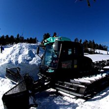 180 Tailgrab &Ouml;ver Pistmaskinen. Kuva: Frasse Fransson. Ratsastaja: Nicke Andersson.