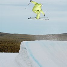 Sjuk dag i kungs, str&aring;lande sol hum&ouml;ret p&aring; topp. Kuva: David Husberg. Ratsastaja: Tommie Wilhemsson.