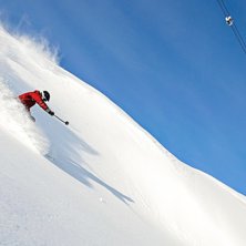 &Auml;ntligen kom det lite sn&ouml; p&aring; Skutan s&aring; att man. Kuva: Simon Sj&ouml;r&eacute;n www.sjoren.se. Ratsastaja: Samuel Simonsson.