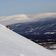 big M camp
helags i bakgrunden. Kuva: Mikael Kajbring. Ratsastaja: jon Wagenius.
