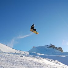 Kicker bakom shindler (eller va hette de?). Kuva: Alexander Rydfjord. Ratsastaja: Jonas H&auml;gg.