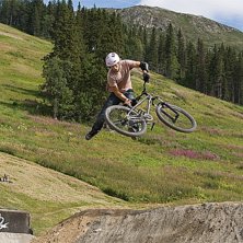 John g&ouml;r en tailwhip i hipen. Kuva: Kenneth Einars. Ratsastaja: John L&ouml;wenadler.