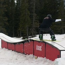 Bs Boardslide. Kuva: Johan Sj&ouml;gr&auml;s. Ratsastaja: Johan Shredda.
