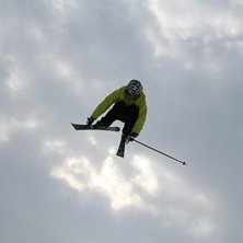 Ett varv, med lite cork. Kuva: Magnus Sellberg. Ratsastaja: Thomas Ekelund.