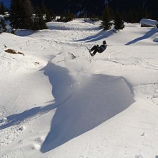 Ngt mysko frontflip.. Kuva: Puya. Ratsastaja: Linus Hagberg.
