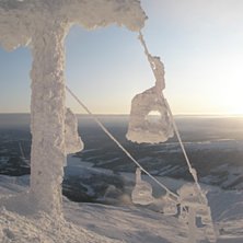 Ett av de f&ouml;rsta bes&ouml;ken p&aring; toppen f&ouml;r s&auml;song. Kuva: Hampus Persson.