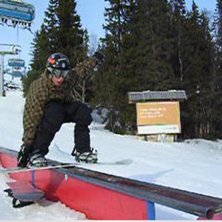 Jag p&aring; ett rail i &Aring;re / Duved. Kuva: Erik Sandlin. Ratsastaja: Jag.