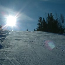 En h&auml;rlig dag i lilla anl&auml;gningen utanf&ouml;r G&auml;vl. Kuva: Anne_Louise Nyman. Ratsastaja: Emil Nyholm.