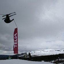 superman frontflip. Kuva: n&aring;n fr&aring;n Telia.se. Ratsastaja: Benno Persson.