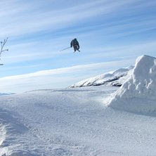 fin bild d&auml;r ja drar en ful 3a. Kuva: lee. Ratsastaja: simon b&auml;ckman.