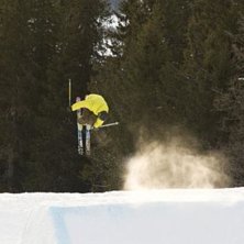 Typ cork 3 fr&aring;n &aring;re r&ouml;da. Kuva: Viktor karlsson. Ratsastaja: Patrik lundgren.