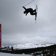 Superman frontflip. Kuva: n&aring;n fr&aring;n Telia.se. Ratsastaja: Benno Persson.