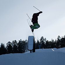 Undrar om den blir utvald freeridebild om jag skri. Kuva: Emrik Jansson. Ratsastaja: Olov Engstr&ouml;m.