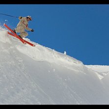 Droppar Svartberget en h&auml;rlig dag i april.. Kuva: Daniel Lundmark. Ratsastaja: KR Hennersten.