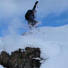 K(n)ull cliffjumpar. Kuva: Rasmus Lindgren. Ratsastaja: Nicklas Kull.
