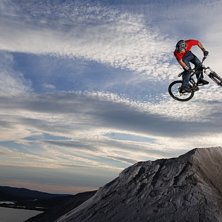 Robin g&ouml;r en stilren 360 i &Aring;re Bike Park. J&auml;vli. Kuva: Mattias Fredriksson. Ratsastaja: Robin Wallner.