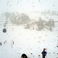 Sn&ouml;storm sedd fr&aring;n restaurang i backen. Kuva: Annika Hellstr&ouml;m. Ratsastaja: --.