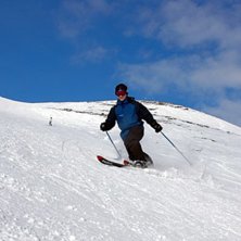Telemark i Bydalen. Kuva: Ulf Olsson. Ratsastaja: Henrik Per&auml;l&auml;.