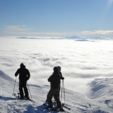 Ovanf&ouml;r &ouml;stra ravin i &Aring;re. Kuva: Jenny Lidin. Ratsastaja: Andreas Lundberg, Erik Andersson, ok&auml;nd.